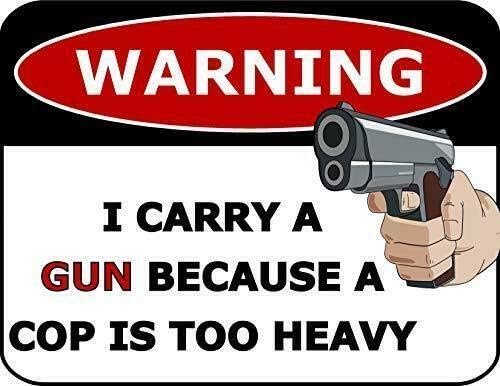 Home Security Gun - 金属製アルミプラークサイン警告「警官が重いので、銃を持ち運ぶことにしました」ホームバー、キッチン、パブの壁掛け用ブリキ看板